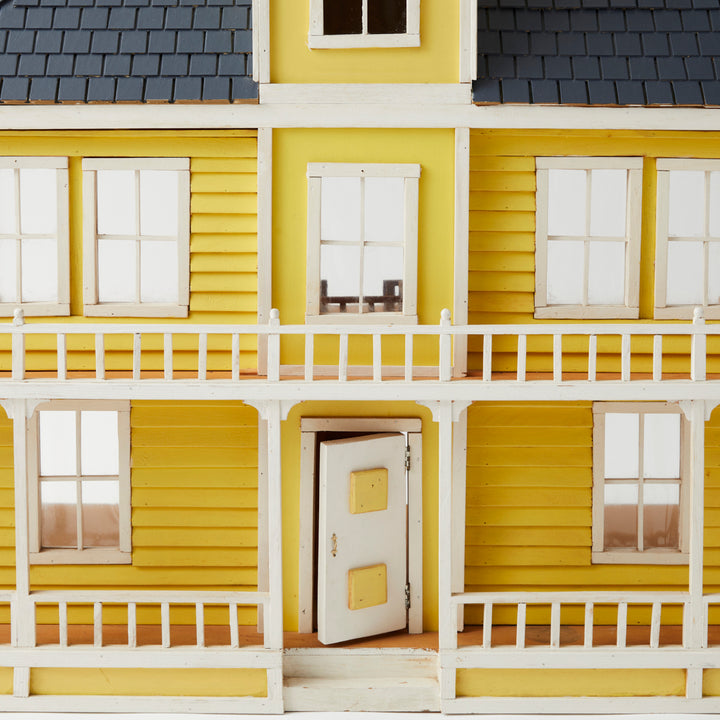 Vintage Victorian Dollhouse