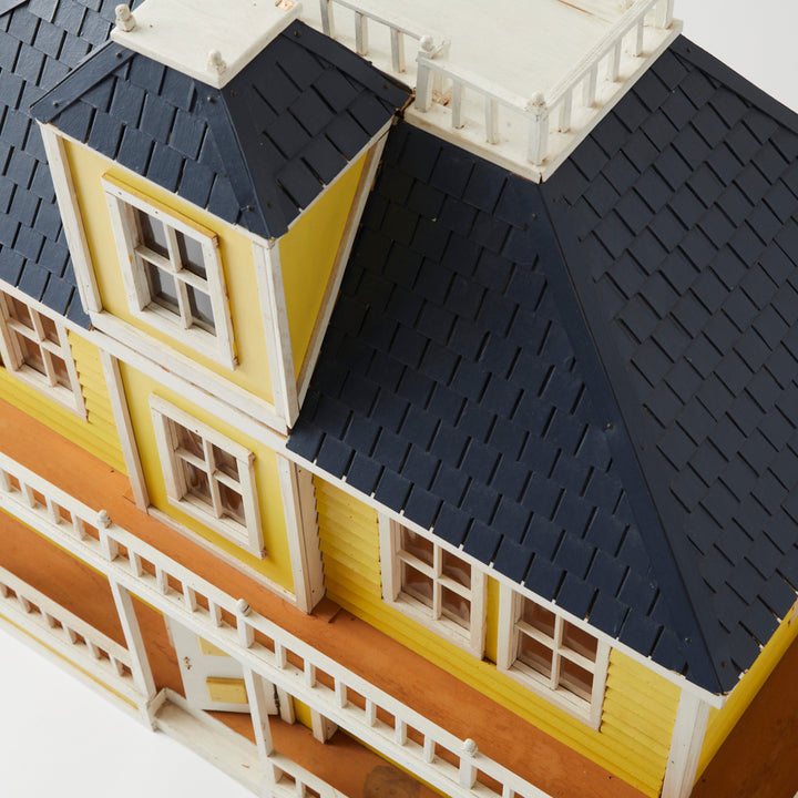 Vintage Victorian Dollhouse