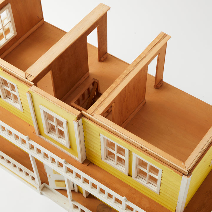 Vintage Victorian Dollhouse