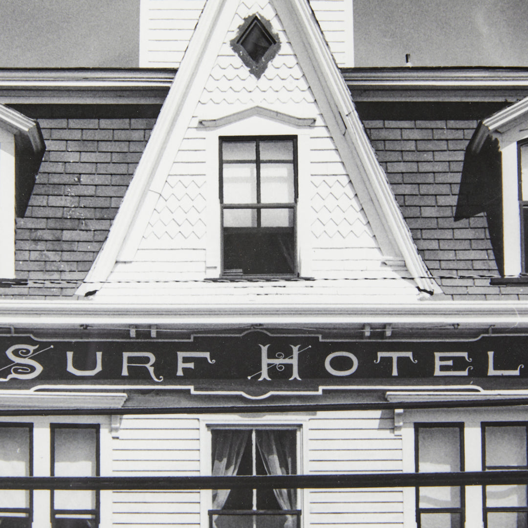 Klaus Gemming, The Surf Hotel