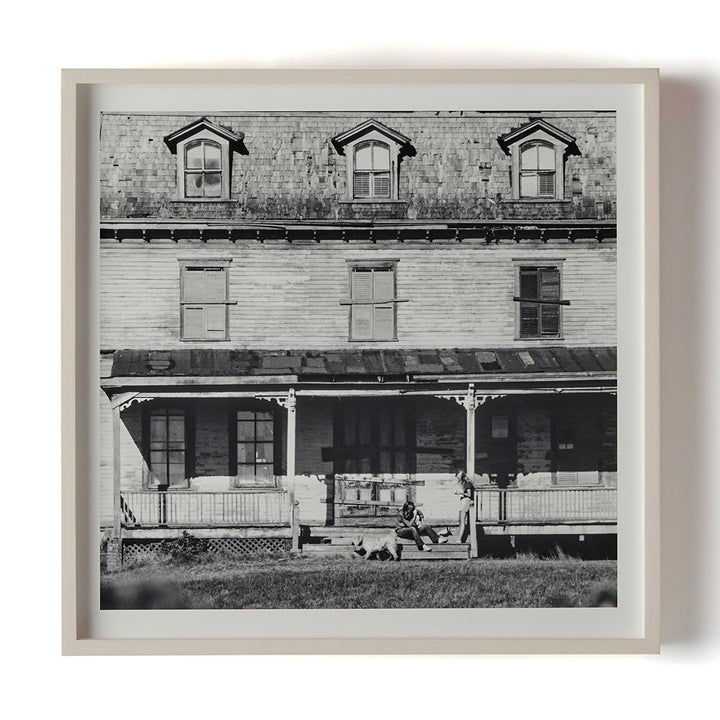 Klaus Gemming, Abandoned Hotel (The Shamrock)