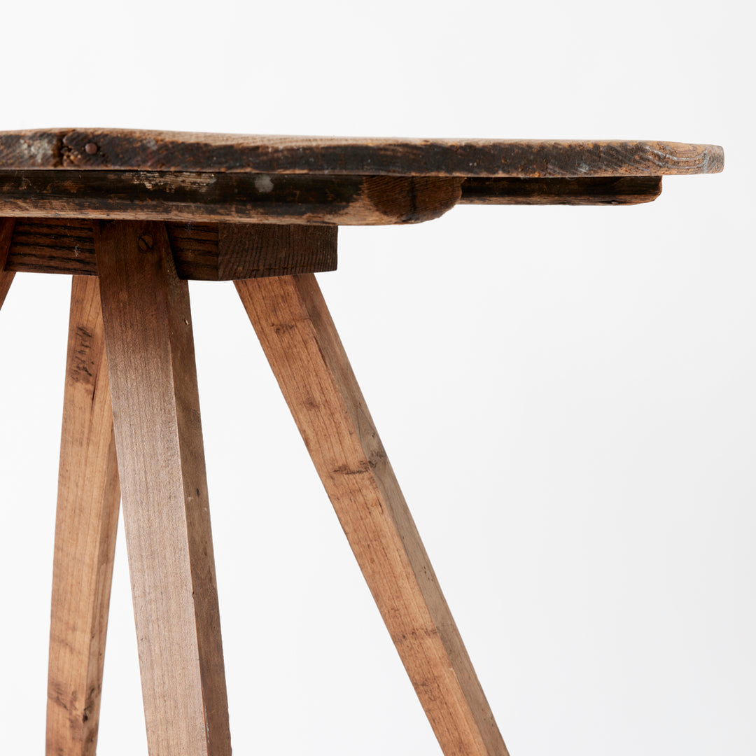 Early 20th Century New England Splayed Leg Table