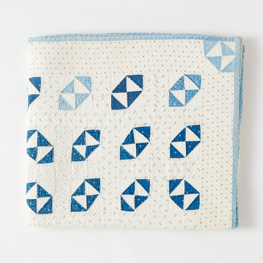 Early 20th Century Antique Amish Quilt