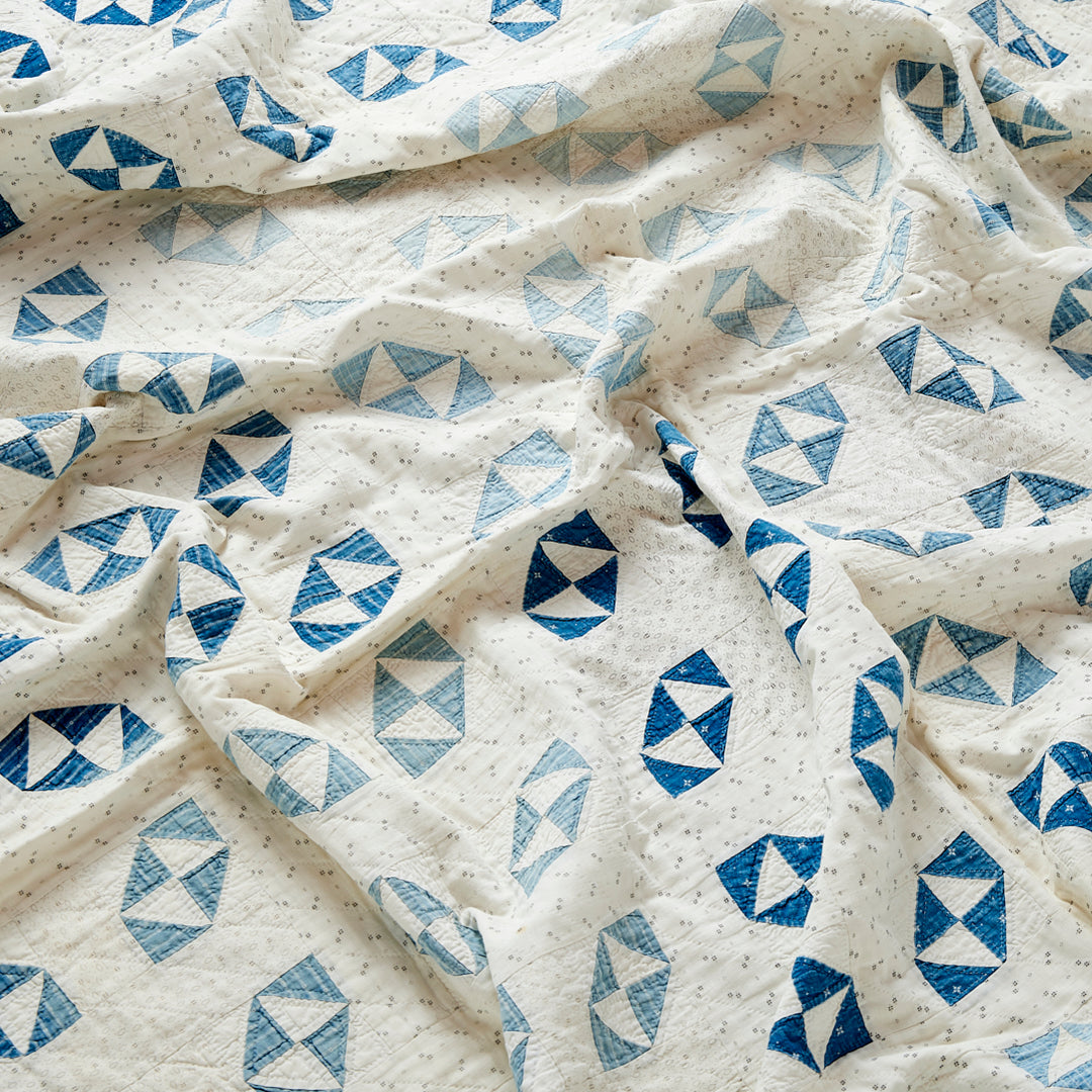 Early 20th Century Antique Amish Quilt