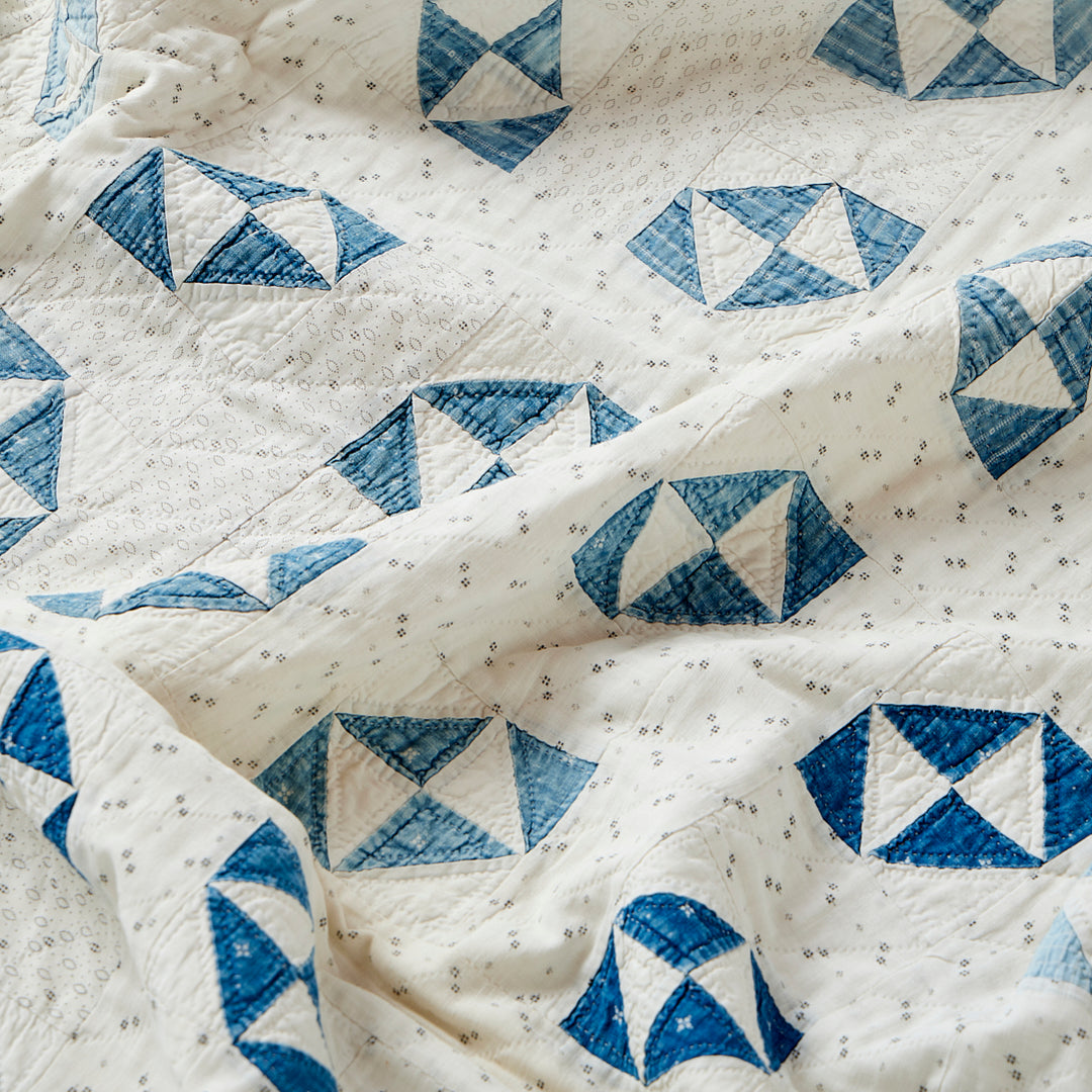 Early 20th Century Antique Amish Quilt