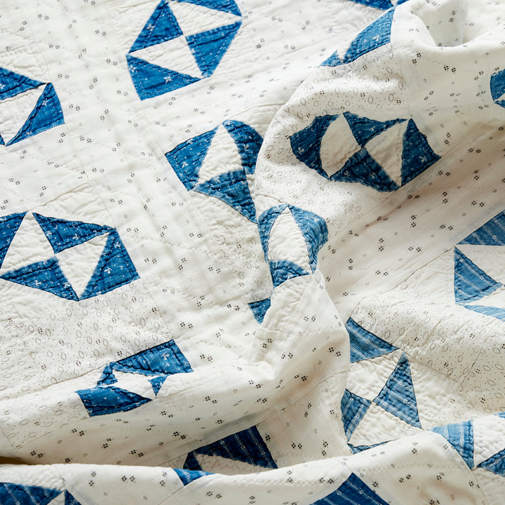 Early 20th Century Antique Amish Quilt