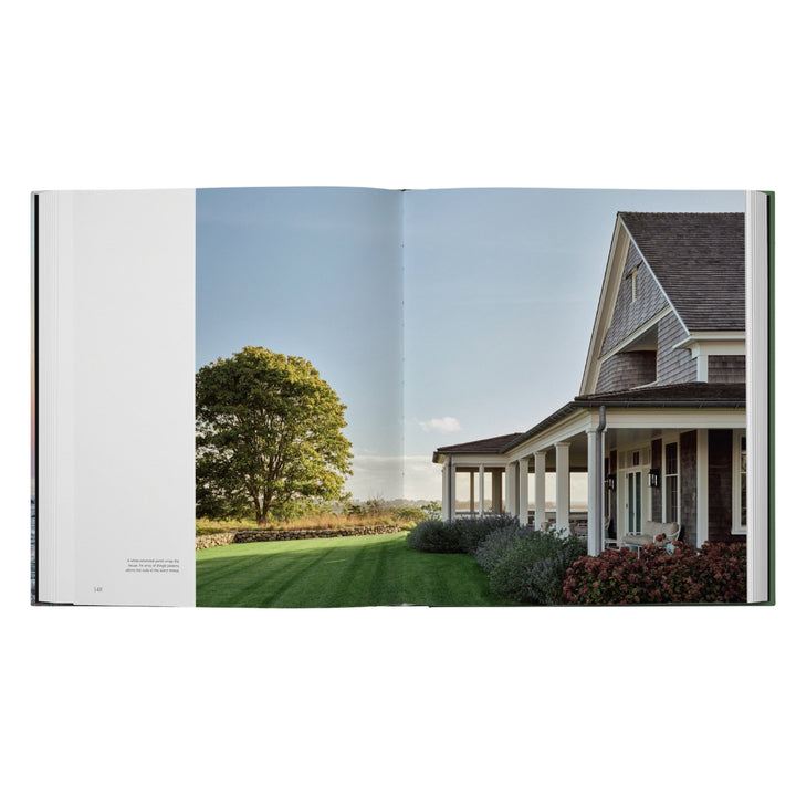 Summer by the Sea: Cottages from Watch Hill to Little Compton