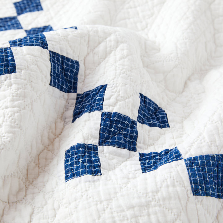 Single Irish Chain Quilt, Late 19th Century
