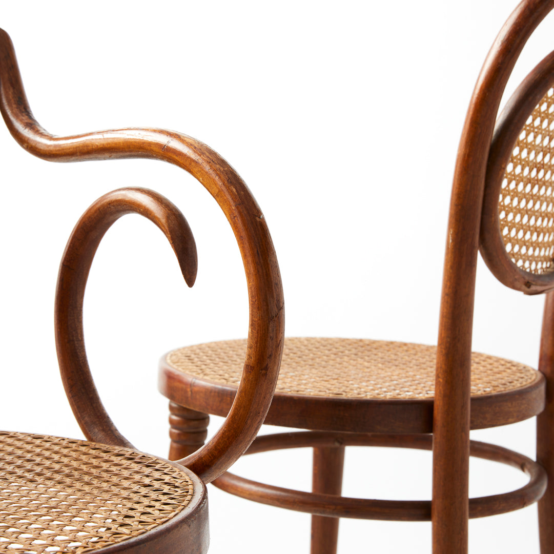 Bentwood chair ① Set of 4 Vintage Bentwood Chairs – Tori Jones Studio
